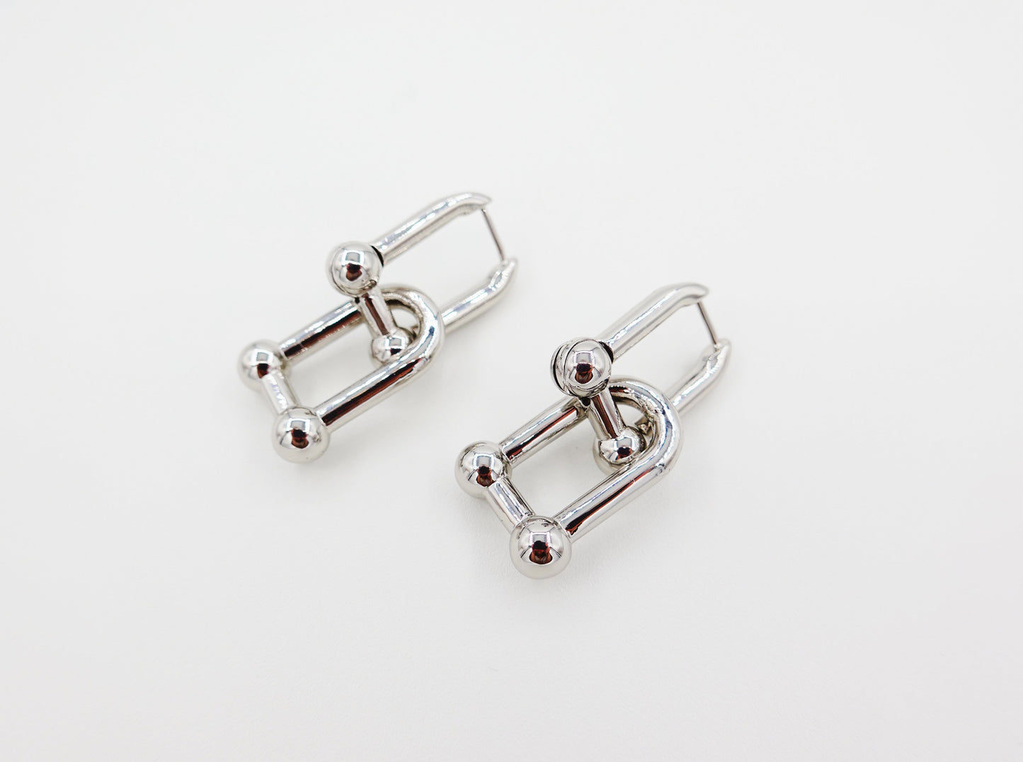 U shape Lock Leverback Earrings