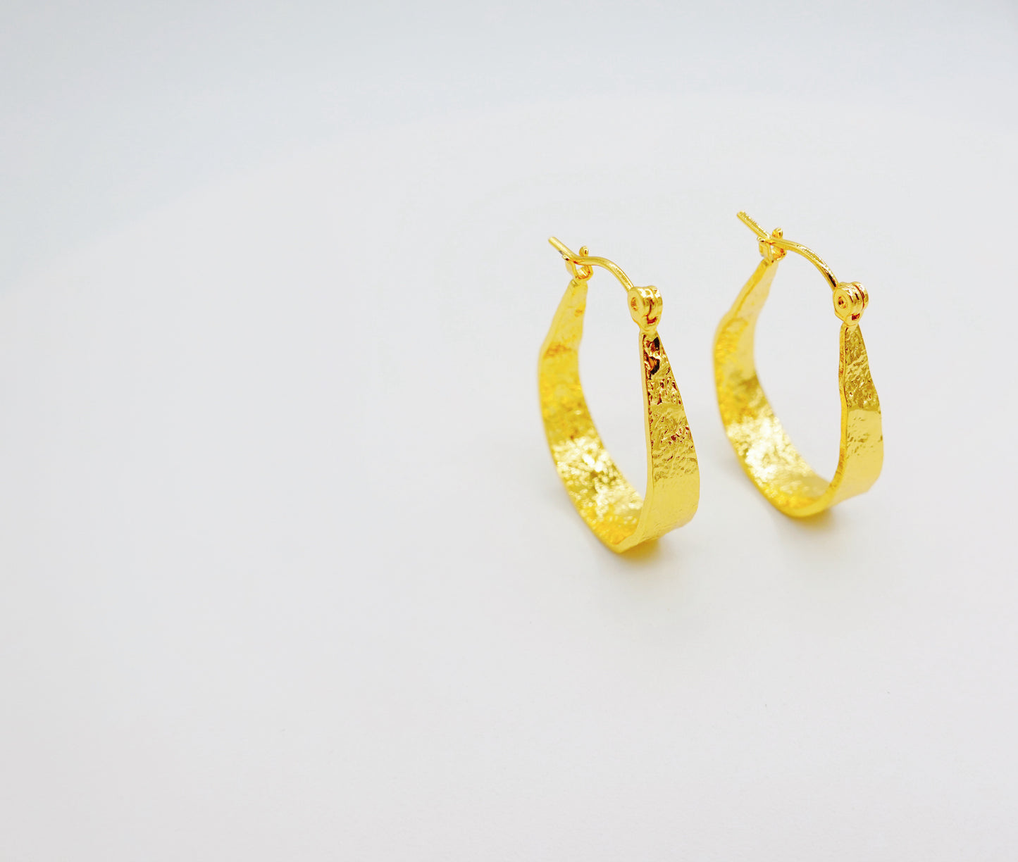 Grained Gold Hoop Leverback Earrings