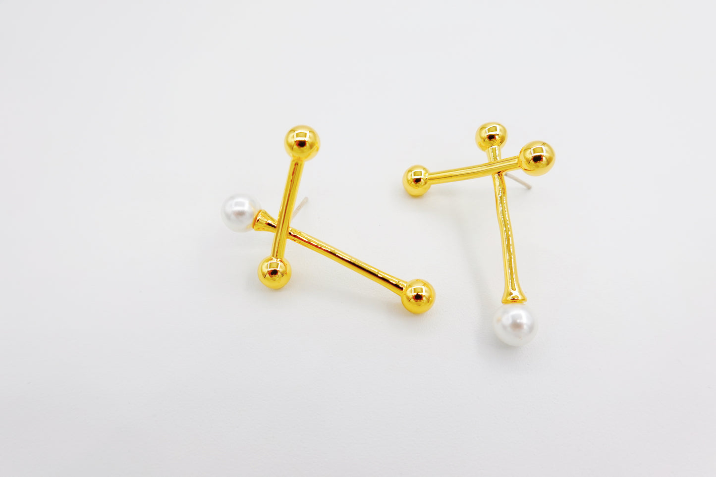 Pearl Sceptre Cross Stud Earrings