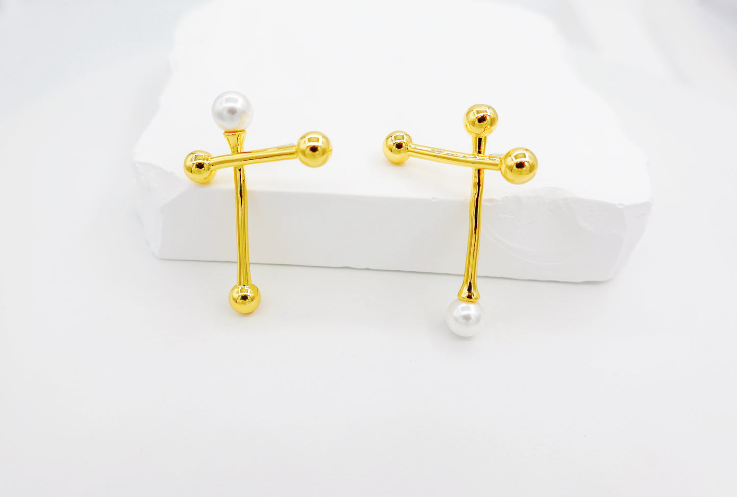 Pearl Sceptre Cross Stud Earrings